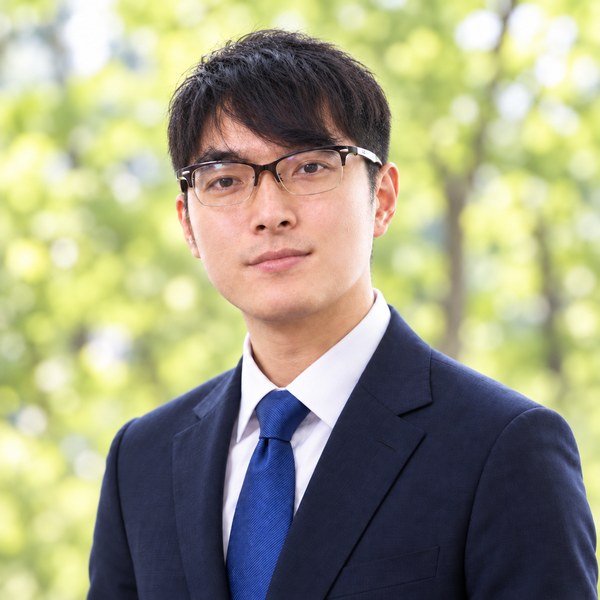 代表 新居 示雄